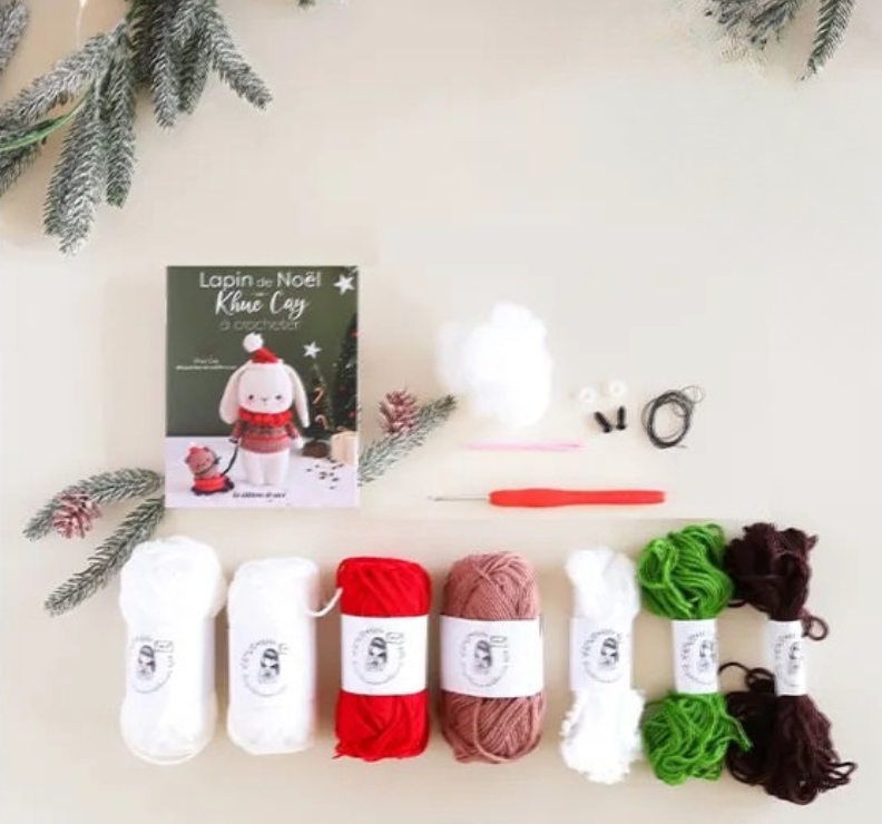 Le lapin de Noël de Khuc Cay à crocheter - Coffret