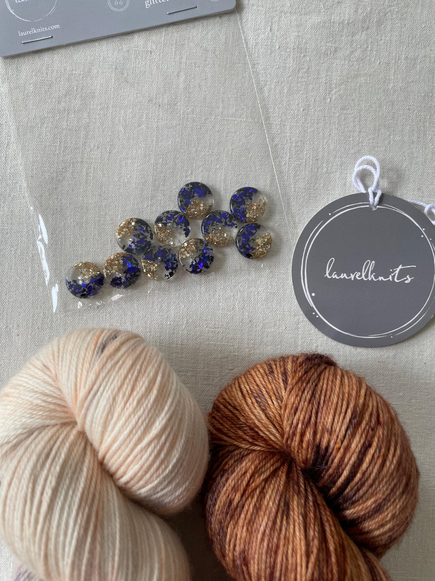 Boutons en résine et paillettes – Laurel Knits (lot de 10, Ø 15 mm)