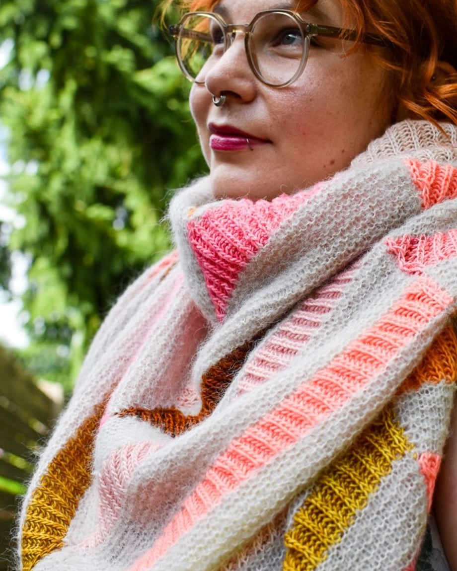 Kit Good Things Shawl - SuperSock Laurel Knits - Silky Kid Kremke