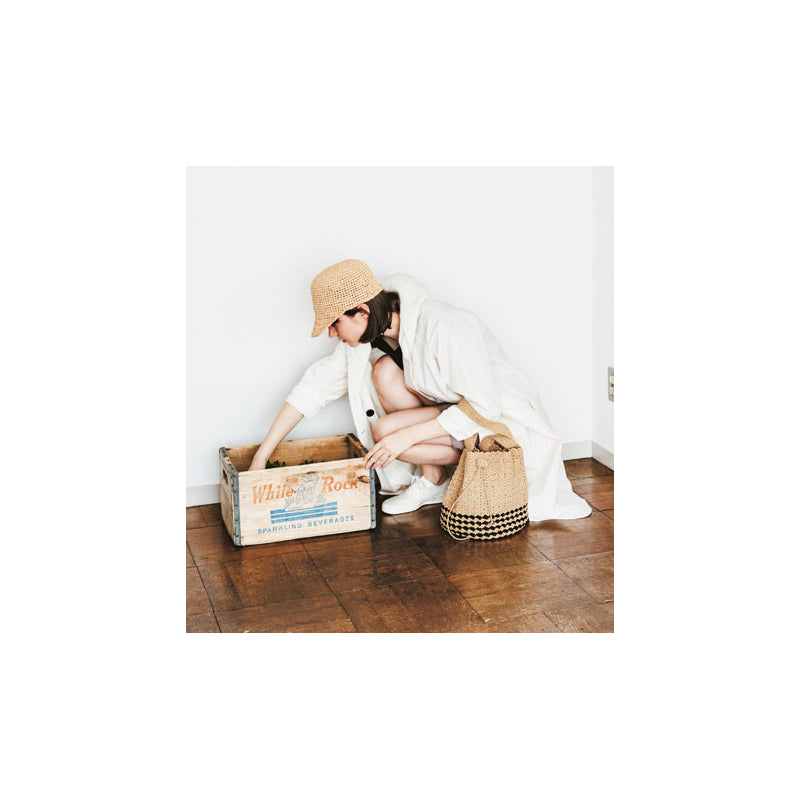 Chapeaux et accessoires en raphia crocheté - 30 modèles pour l'été